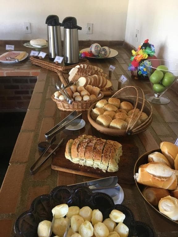 Café da manhã servido na pousada